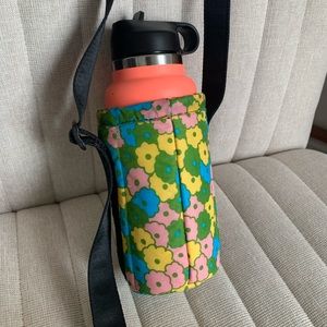 Baggu Puffy Water Bottle Sling in Floral Print
